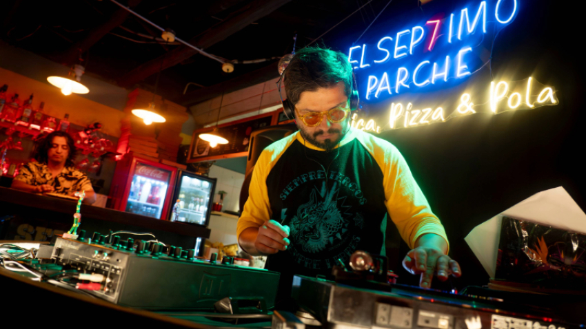 ¡No te pierdas la fiesta! 🎵 ¿Bogotá tiene más música que polít...