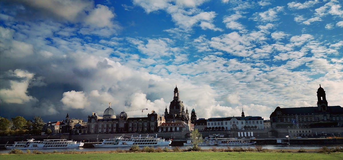 ¿Belleza sin clausura? ¡Pues sí, se atrevieron a abrir! 💄