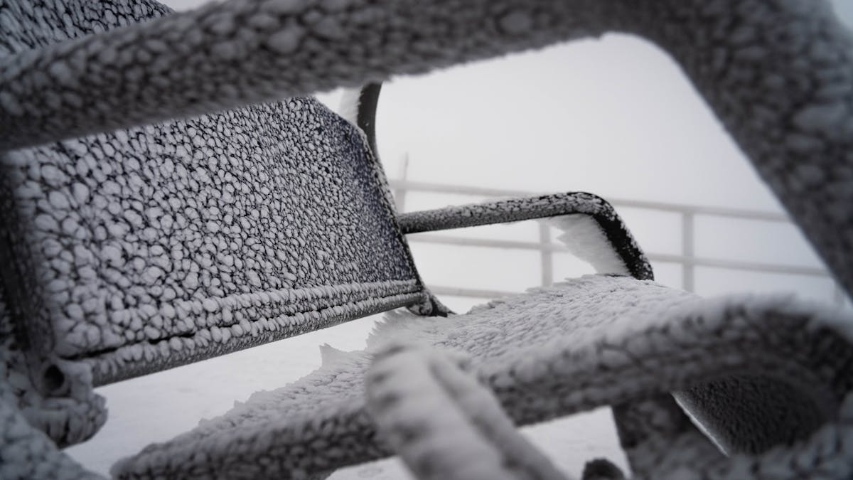 🚫 ¿Máquina de Muerte o Ayuda Humana?