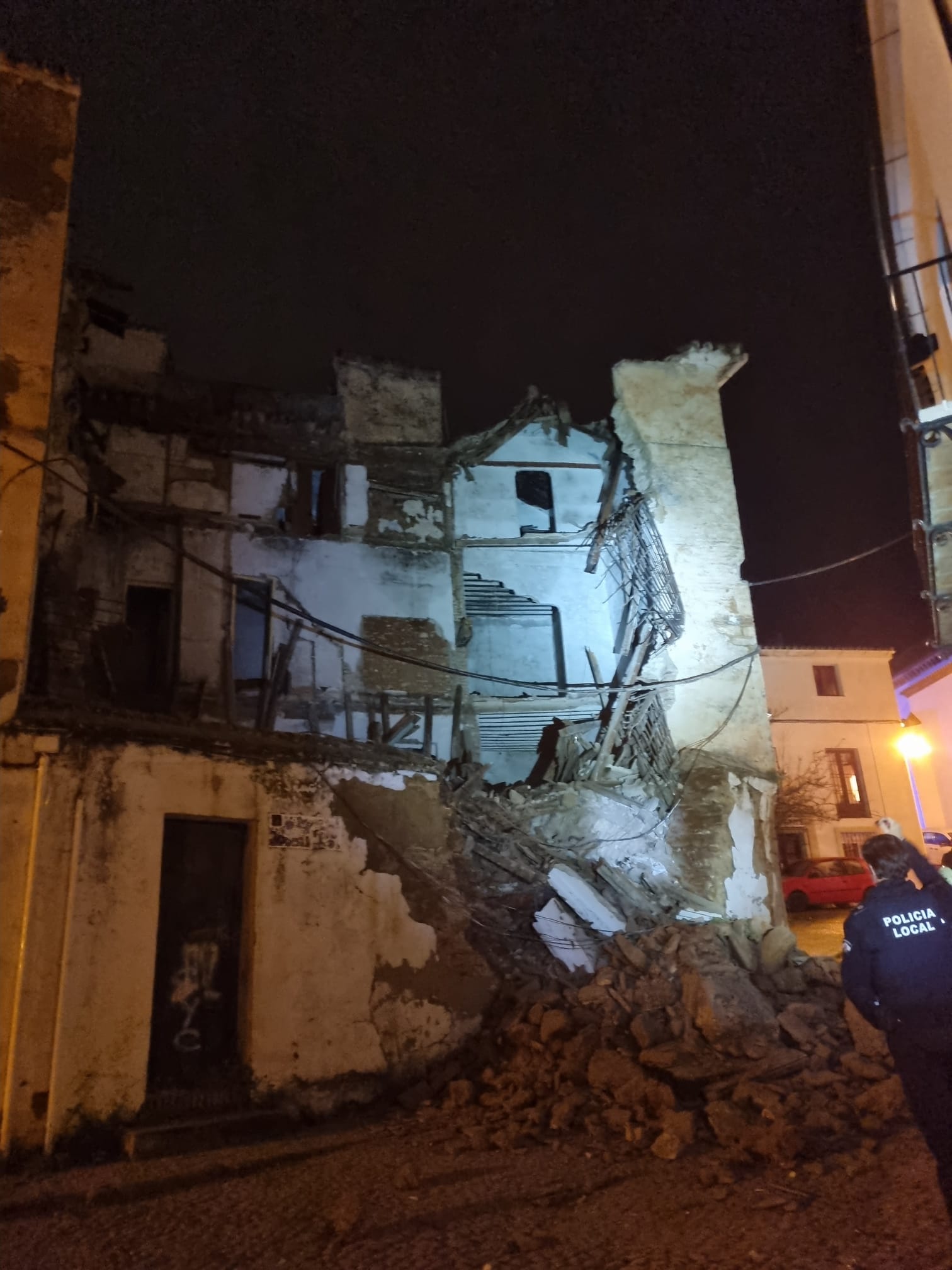 ¡Temporal en Ronda! 🌪️ ¿Se desalojaron a 6 vecinos por el derr...