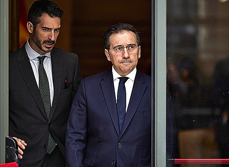 ¿Sánchez se olvidó de España o solo quería aislarse de Tru...