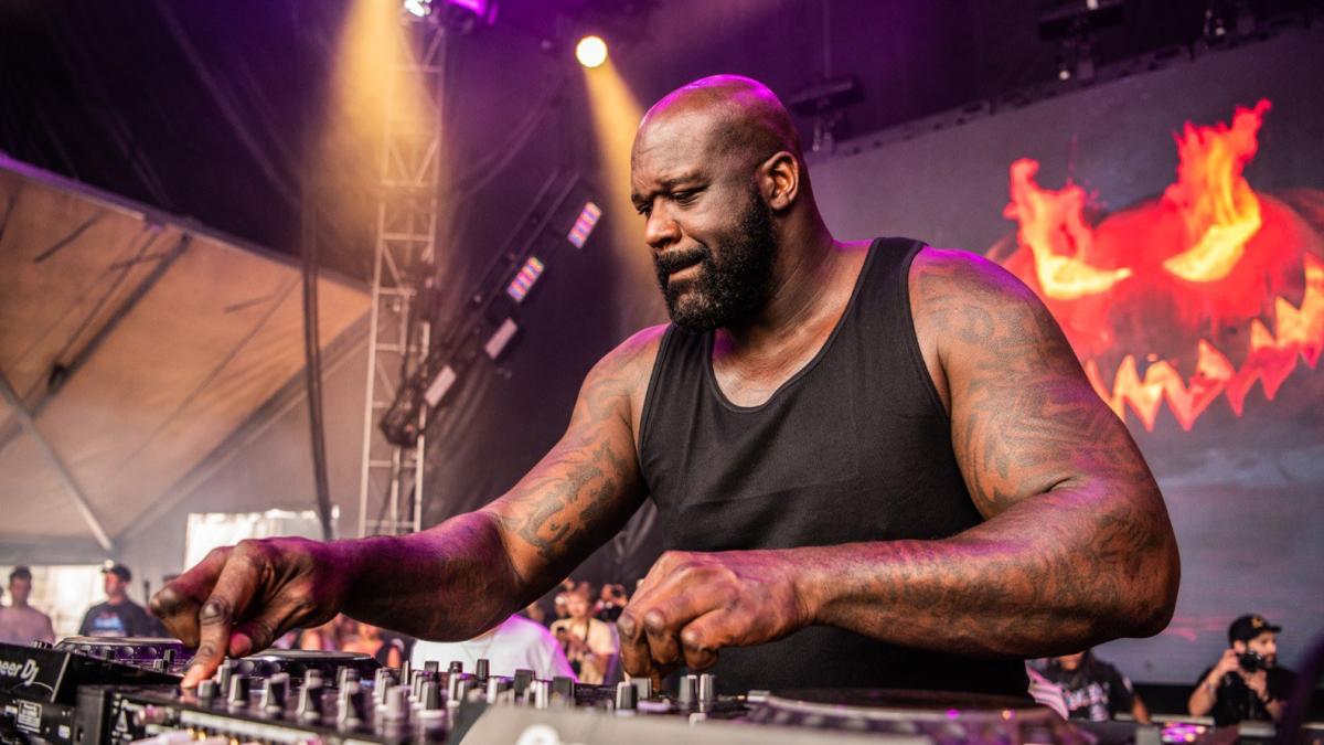 🤯 Shaq Mata la Fiesta: ¿Cómo Tocó en EDC con Máscara de Luchad...