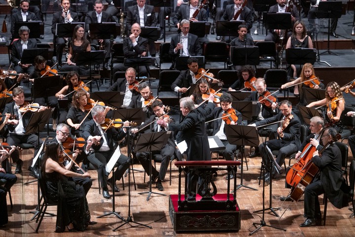 🎵 ¿La música de la tiranía es más hermosa a los 80?