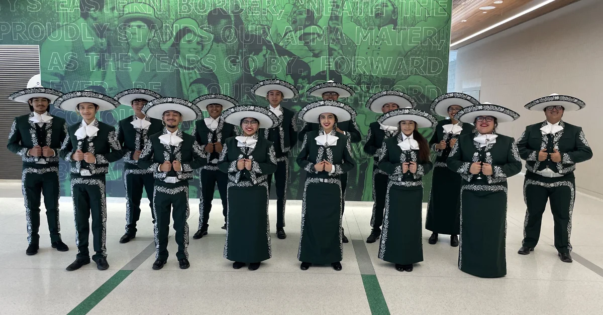 ¿Mariachi Contra Todos? El Programa de Dallas que Revisa l...