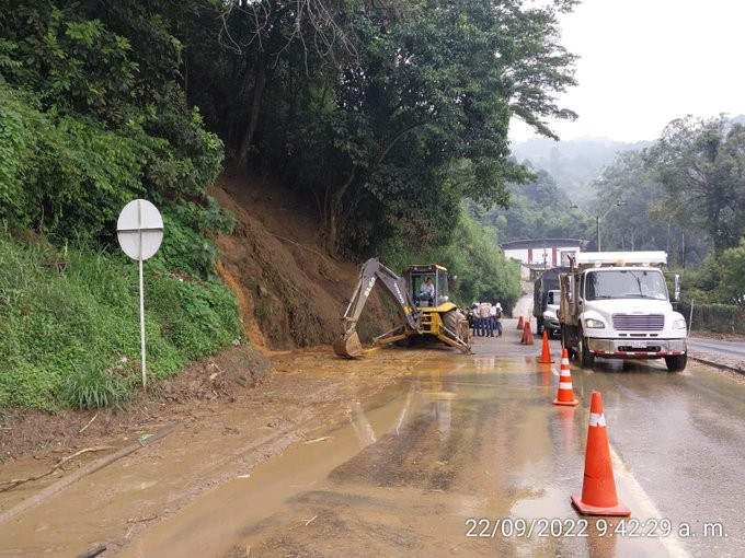 ¡Maldita Ruta! 🚗 ¿Llega la Medellín-Bogotá al menos esta semana?