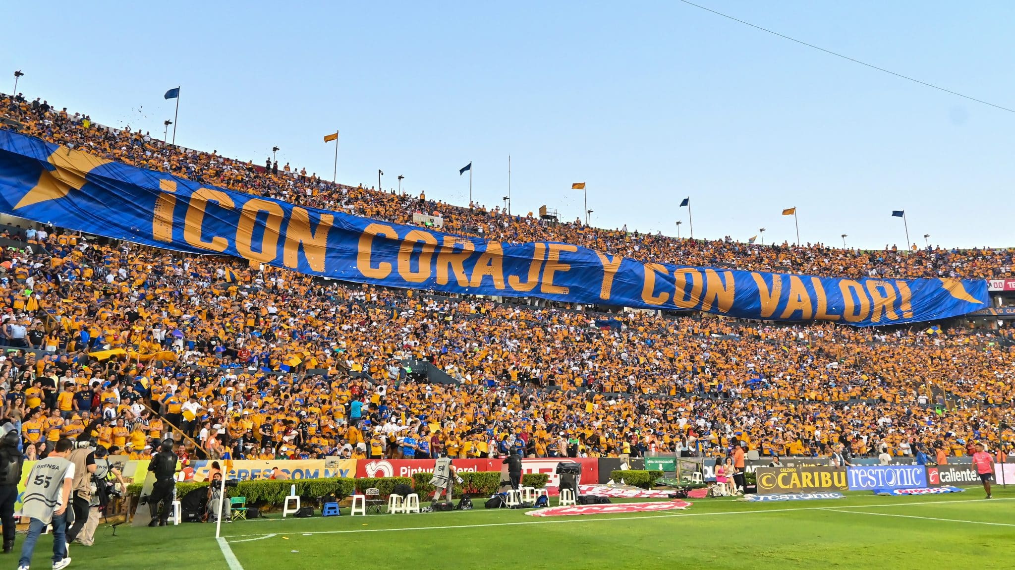 ¿Dónde está el streaming de Tigres vs Monterrey? No te que...