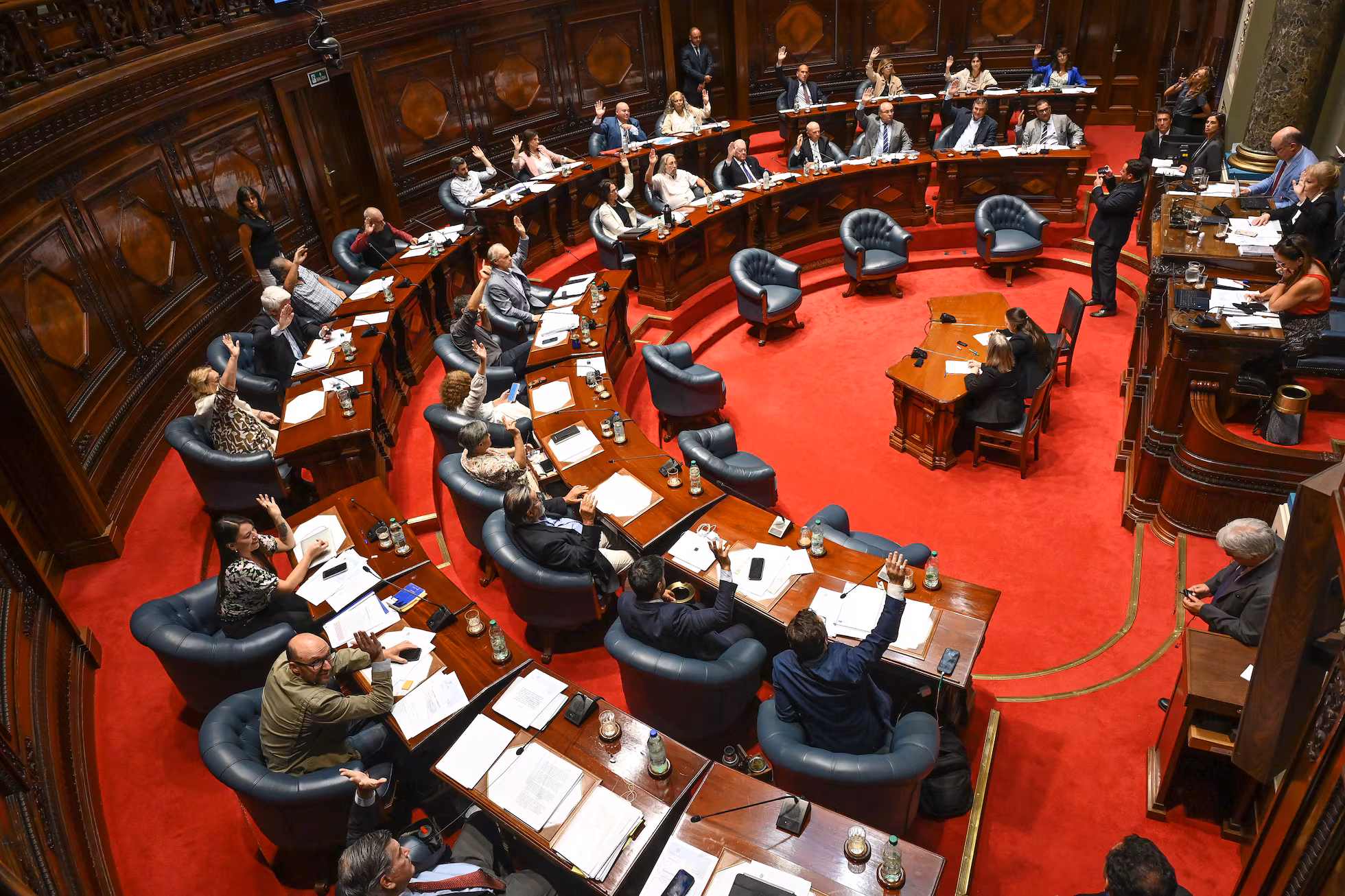 ¿Acuerdo Firmado? Ahora Solo Faltan los Papeles 📝