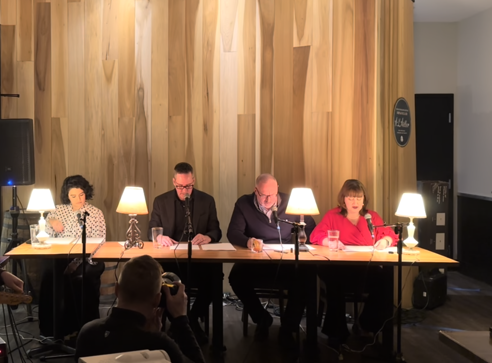 ¿Los Fantasmas de la Red Están Acosando a Los Escritores? ...