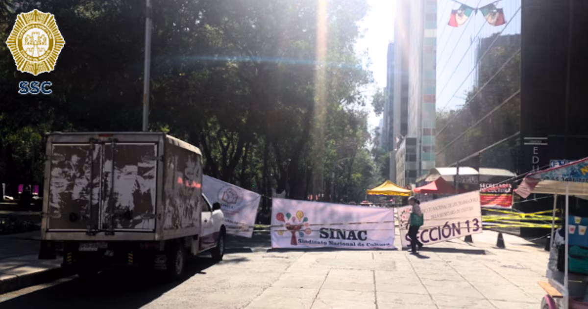 ¿Se tienen que decir y se dijo? Av. Paseo de la Reforma CIERRA...