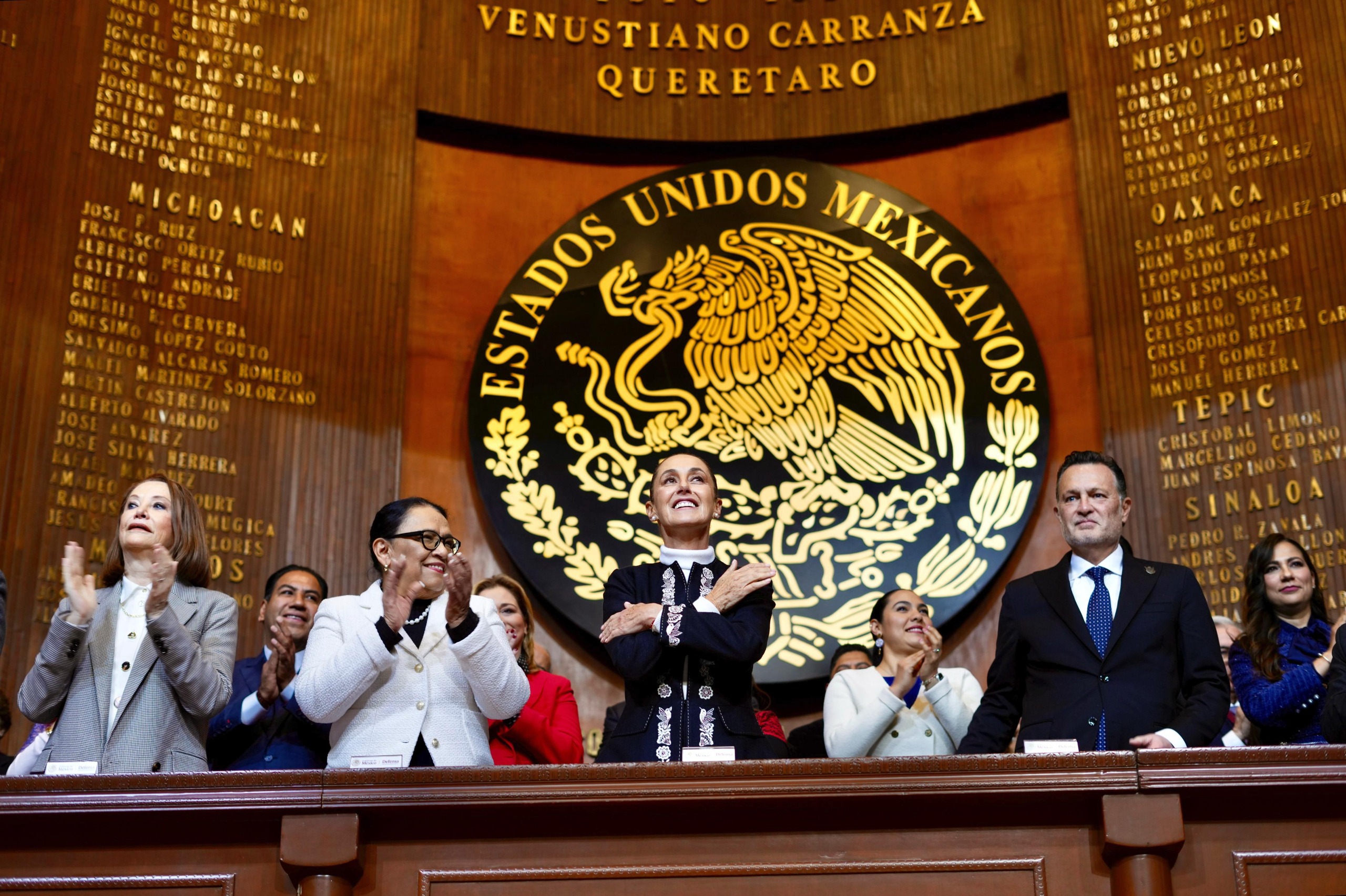 🚨 ¿La Nueva Claudia Sheinbaum es Un Hombre de Acción o Solo Fi...