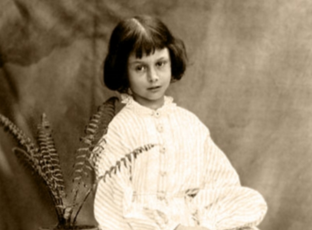📸 ¿Te Imaginas a la Niña que Inspiró a Alice en el País de las...