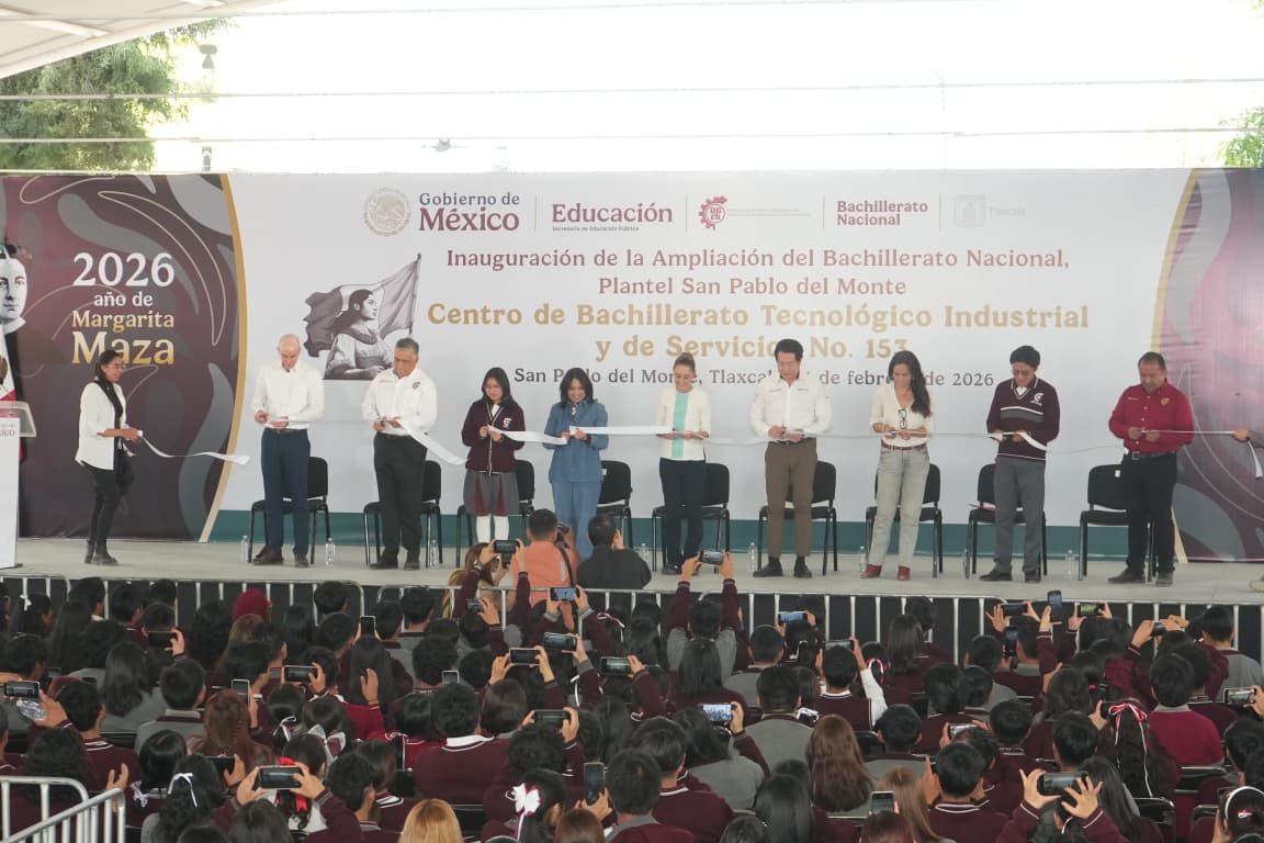 🚨 ¿La educación pública en México ya es un híbrido? Presidenta...