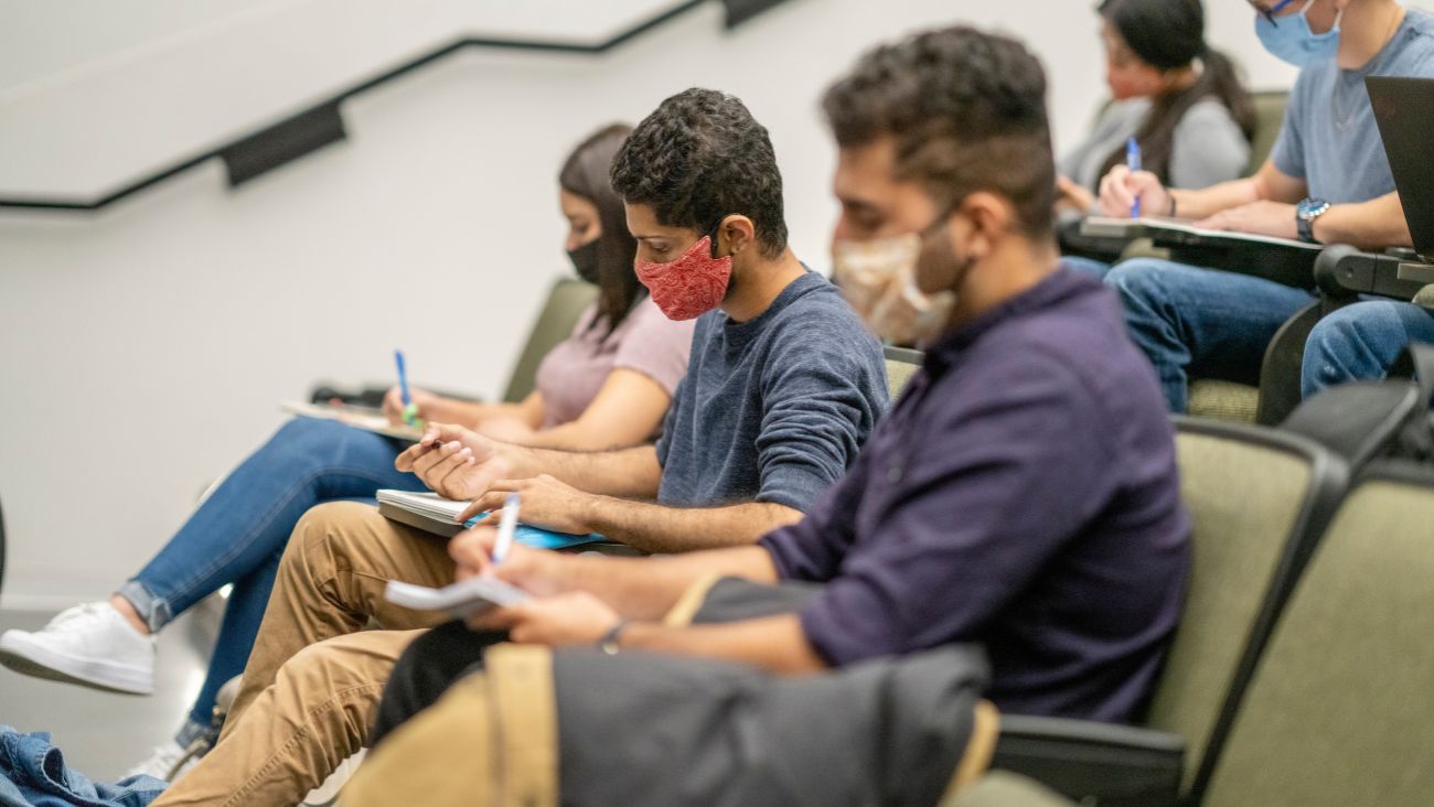 🚫 ¿Regresan las cubrebocas obligatorias en universidades priva...