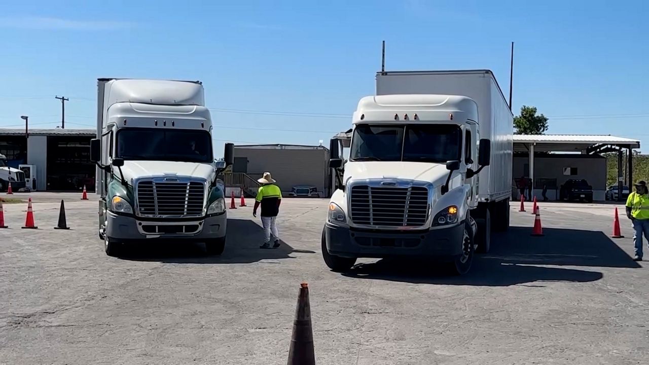 🚨 ¿Cómo se supone que vayan a traer leche si les quitan sus li...