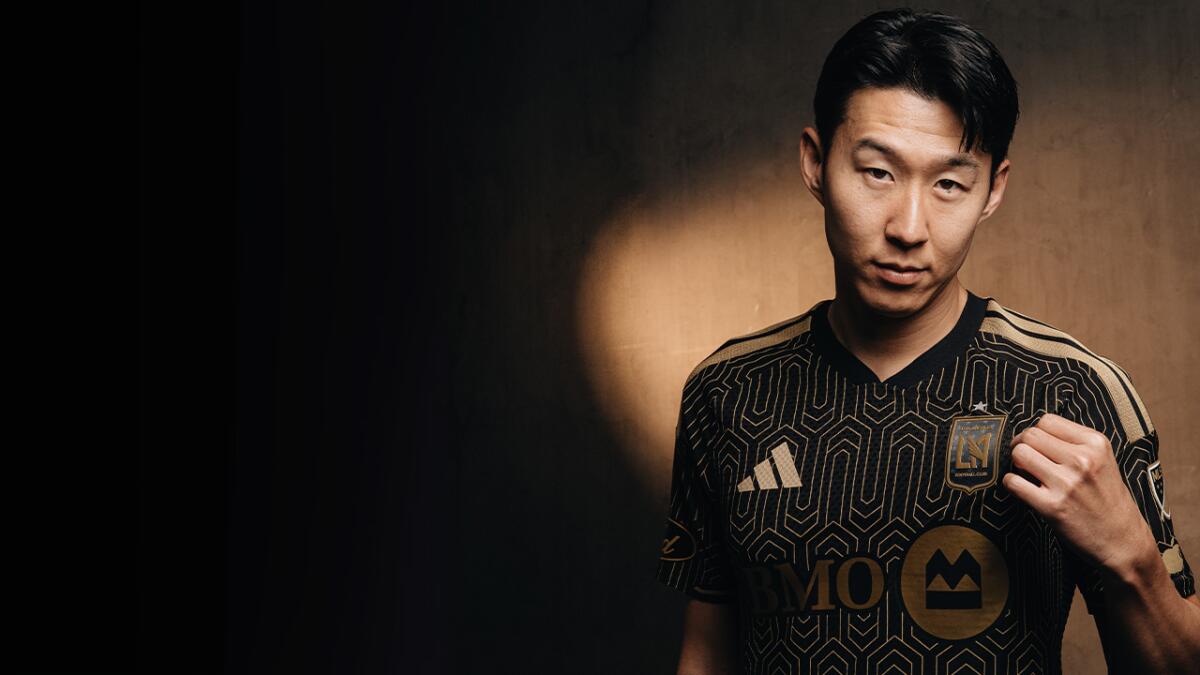 🚨 ¿La nueva camiseta de LAFC es solo para influencers o es par...