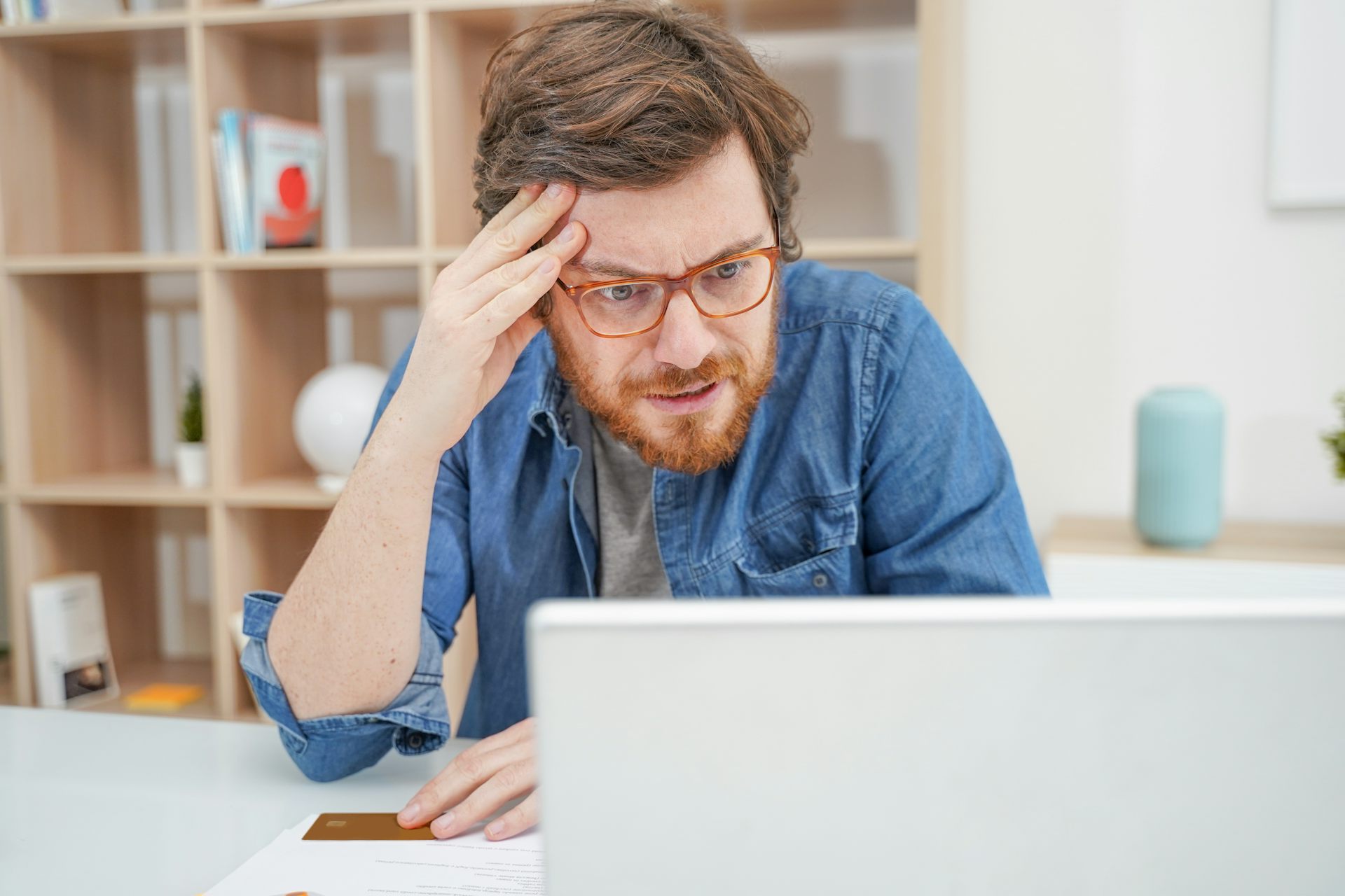🚨 ¿Tu Cerebro Finge Ser León Pero en Realidad es un Correo?