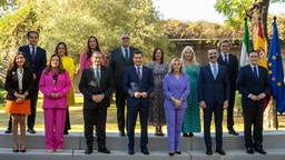 ¡Banderas desatadas en Cádiz! 🚩 ¿Tienes idea de quién es Anton...