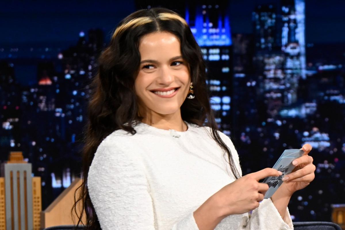 Rosalía enseña cómo hacer una tortilla de patatas con s...