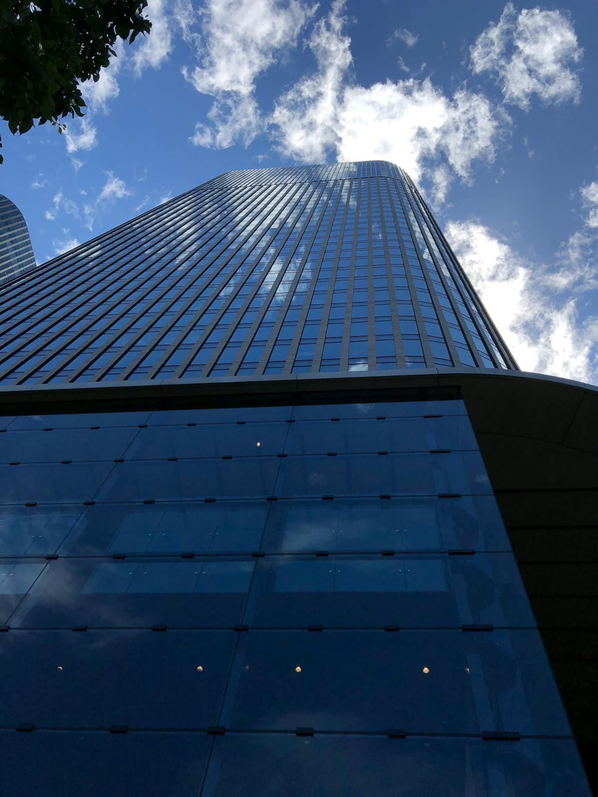 ¿Génesis Dávila Vuelve a Ganarle a la Corona... a Sus Prop...