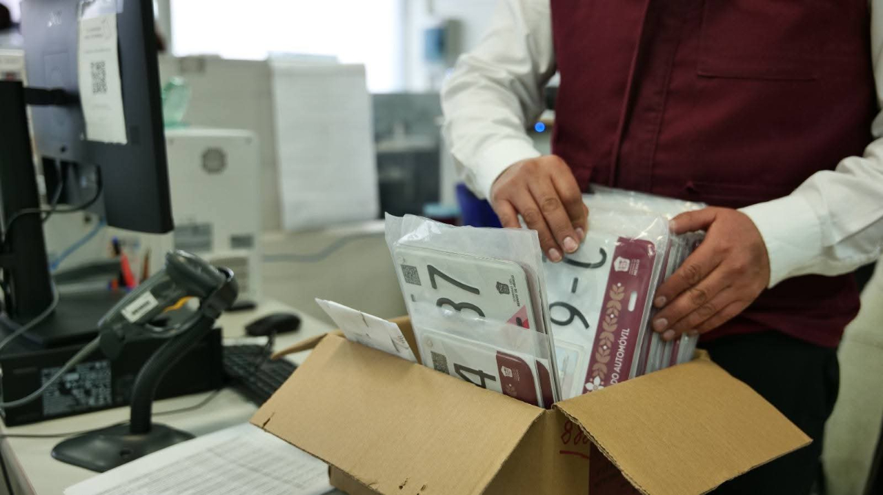 ¡Alerta! 🚨 ¿Vais a cambiar de placas o a correr el riesgo? 😂