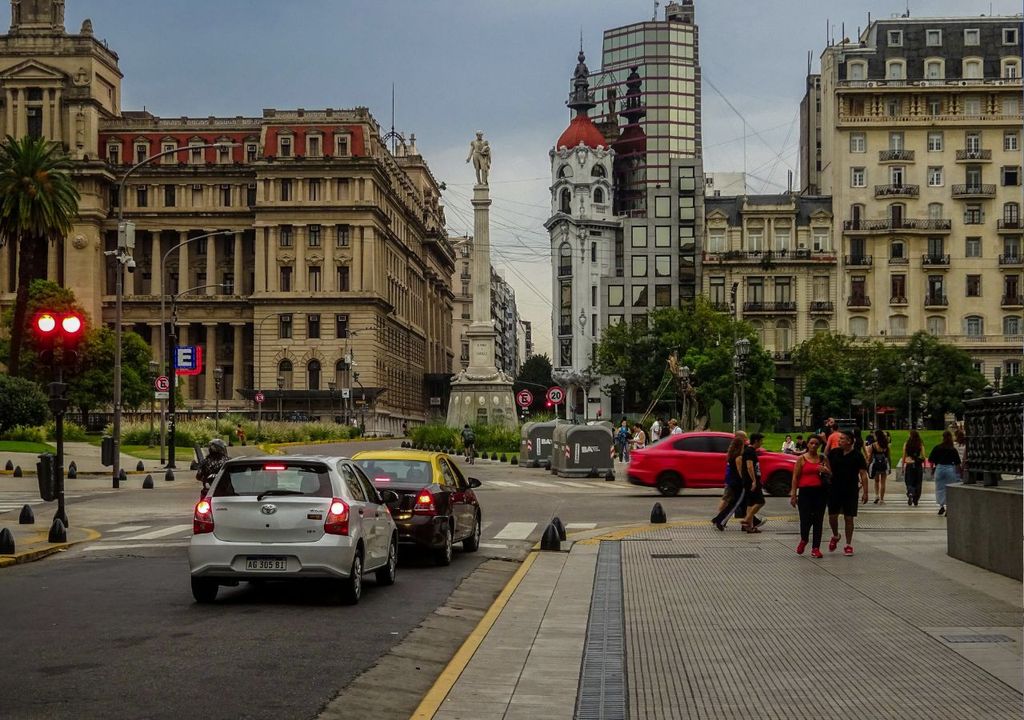 ¿Quieres ser el #maincharacter de BA o te quedas en casa?<...