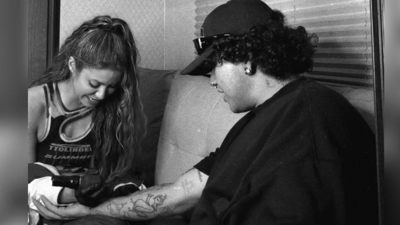 ¡Shakira se viste de rockera gratis en la CDMX... ¿vale la pen...