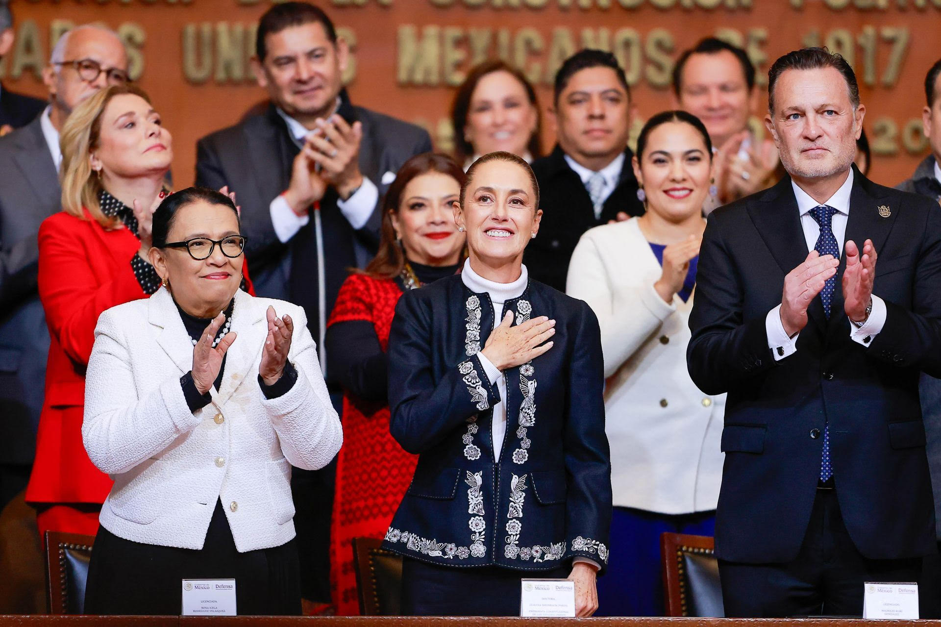 🤔 ¿La Constitución es solo un recuerdo o una realidad que luch...