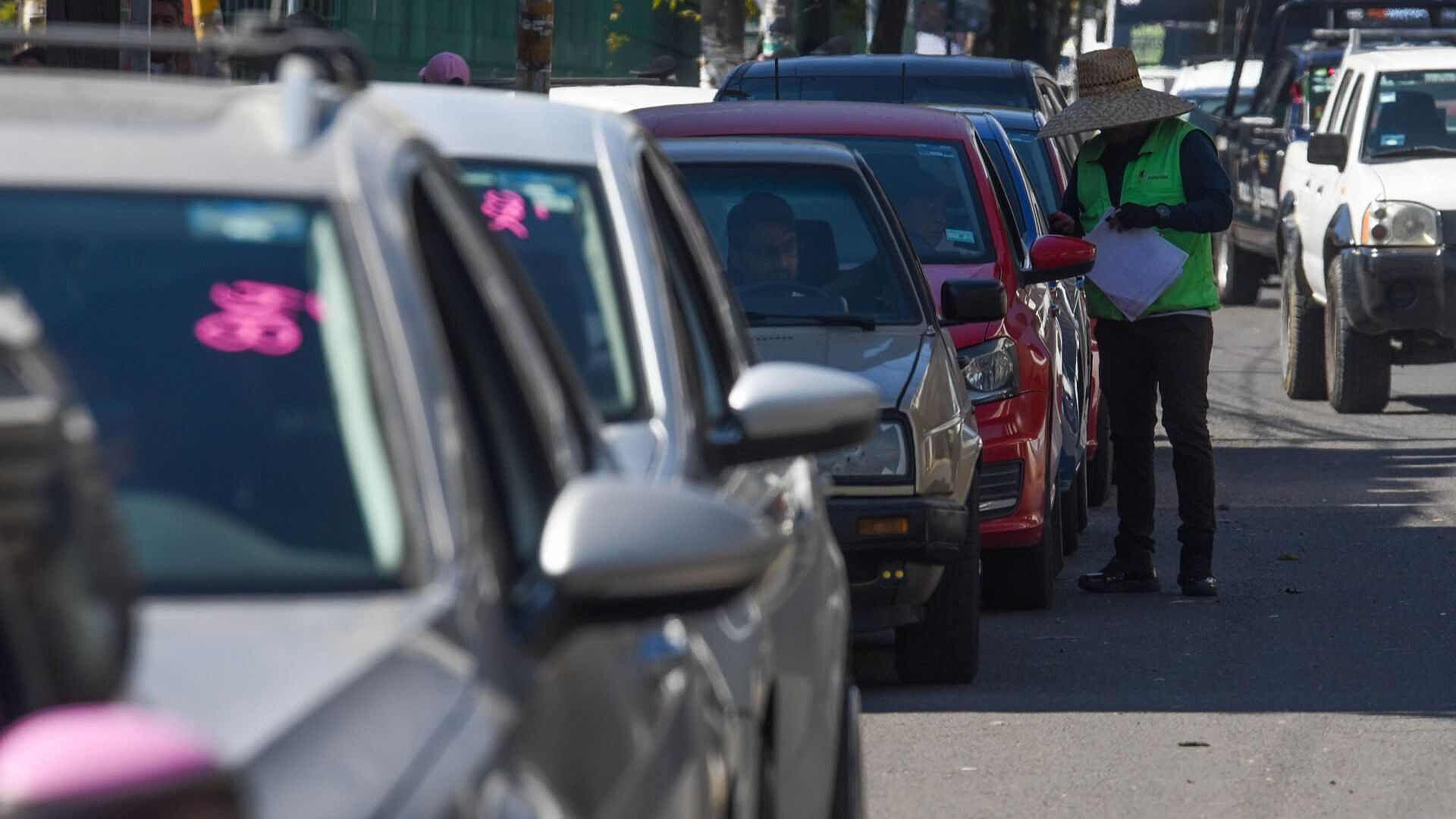 ¿Puedes Conducir Hoy? 👀 ¡Revisa si tu vehículo está restringid...