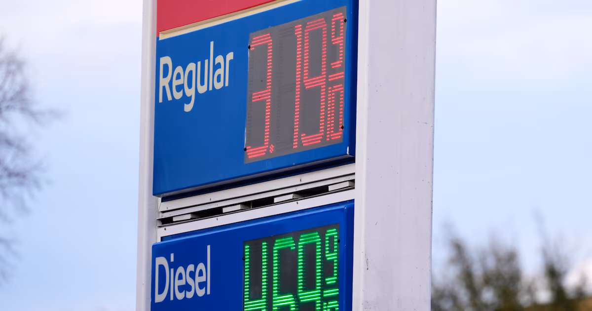 Gasolina: ¡Está canon que sube, pero ¿qué onda con el tech...