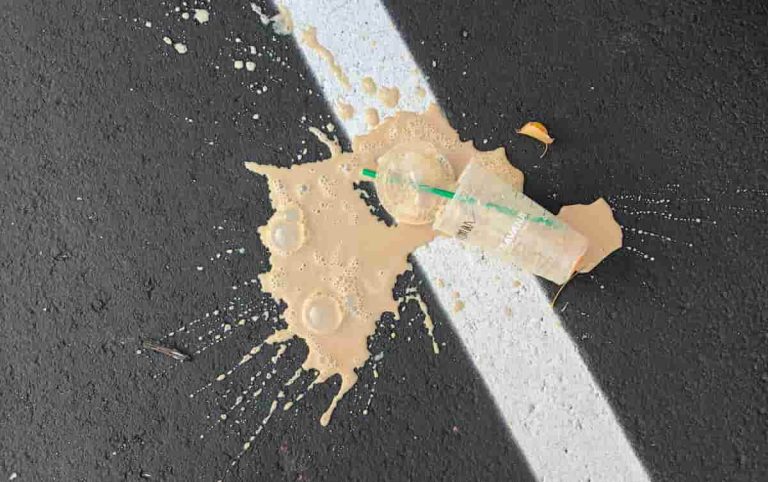 ¿Te Estás Siguiendo a Tu Ex en la Nube? 🤡💻