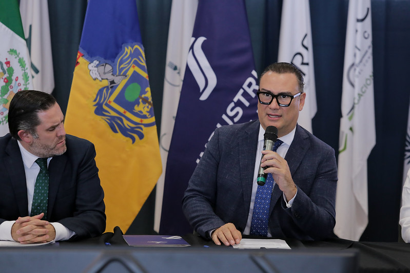 ¿Jalisco Invierte 2.1 Mdp Para Blindar o Simplemente Se En...