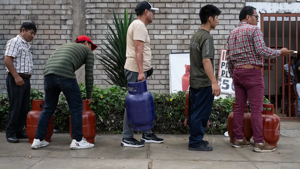 Perú se Recupera del Shock Gasolero: ¿Alguien le Dijo a lo...