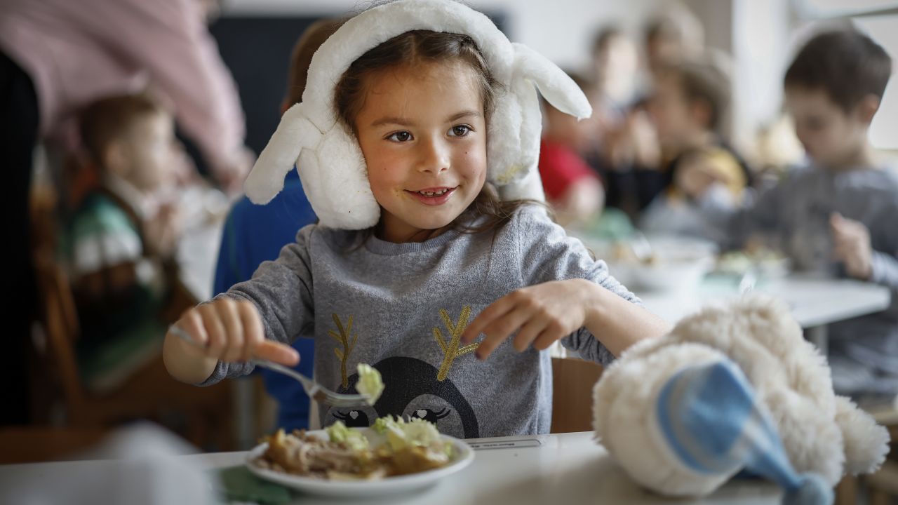 ¿Los Niños Crecen Con Saludable o Solo Con Chips?