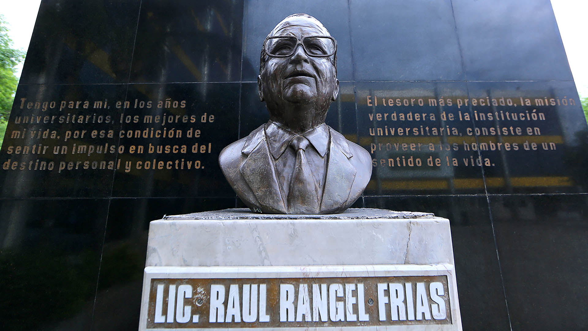 Se tenía que decir y se dijo: ¿La UANL Paga por Guardia de H...