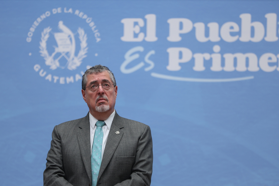 ¿Guatemala se va de la mano de EE.UU. o solo le pide prest...