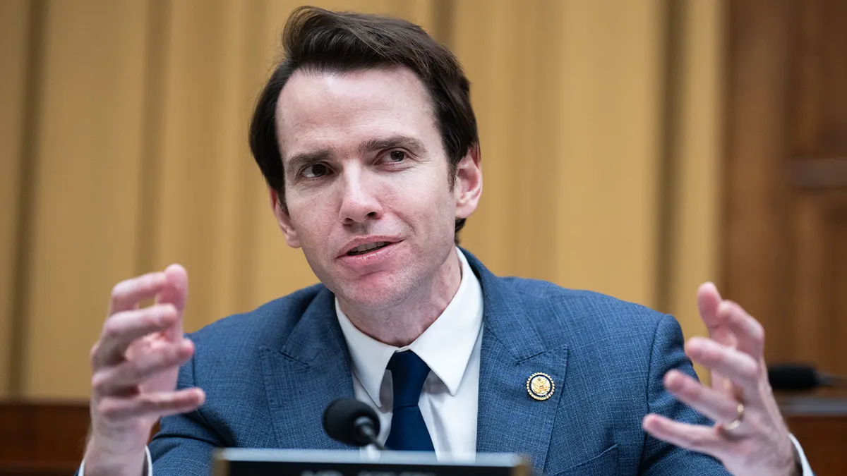 ¿La Cali se fue? GOP en crisis y Johnson al chile 🚩