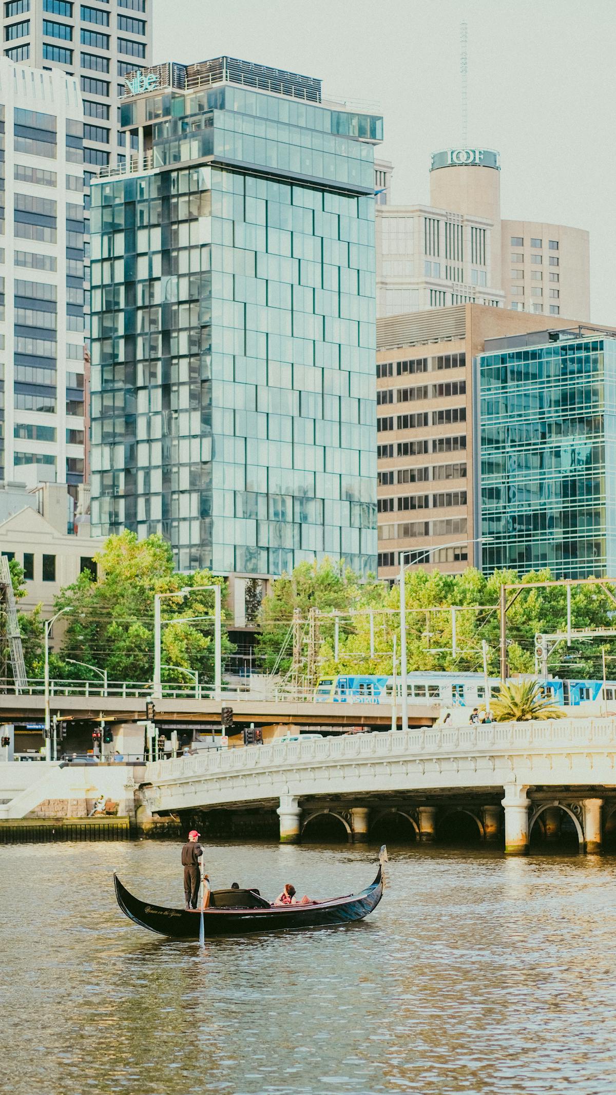 🚩 ¿Ciberseguridad o Ciberenganche? ¿Qué te dice tu empresa...