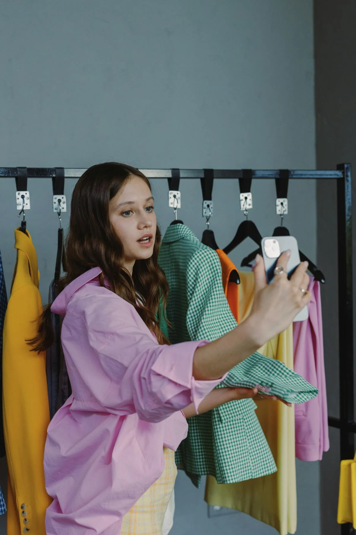 ¿TikTok o Ciberseguridad? ¡La Opción Real es la de Tu Tía!...