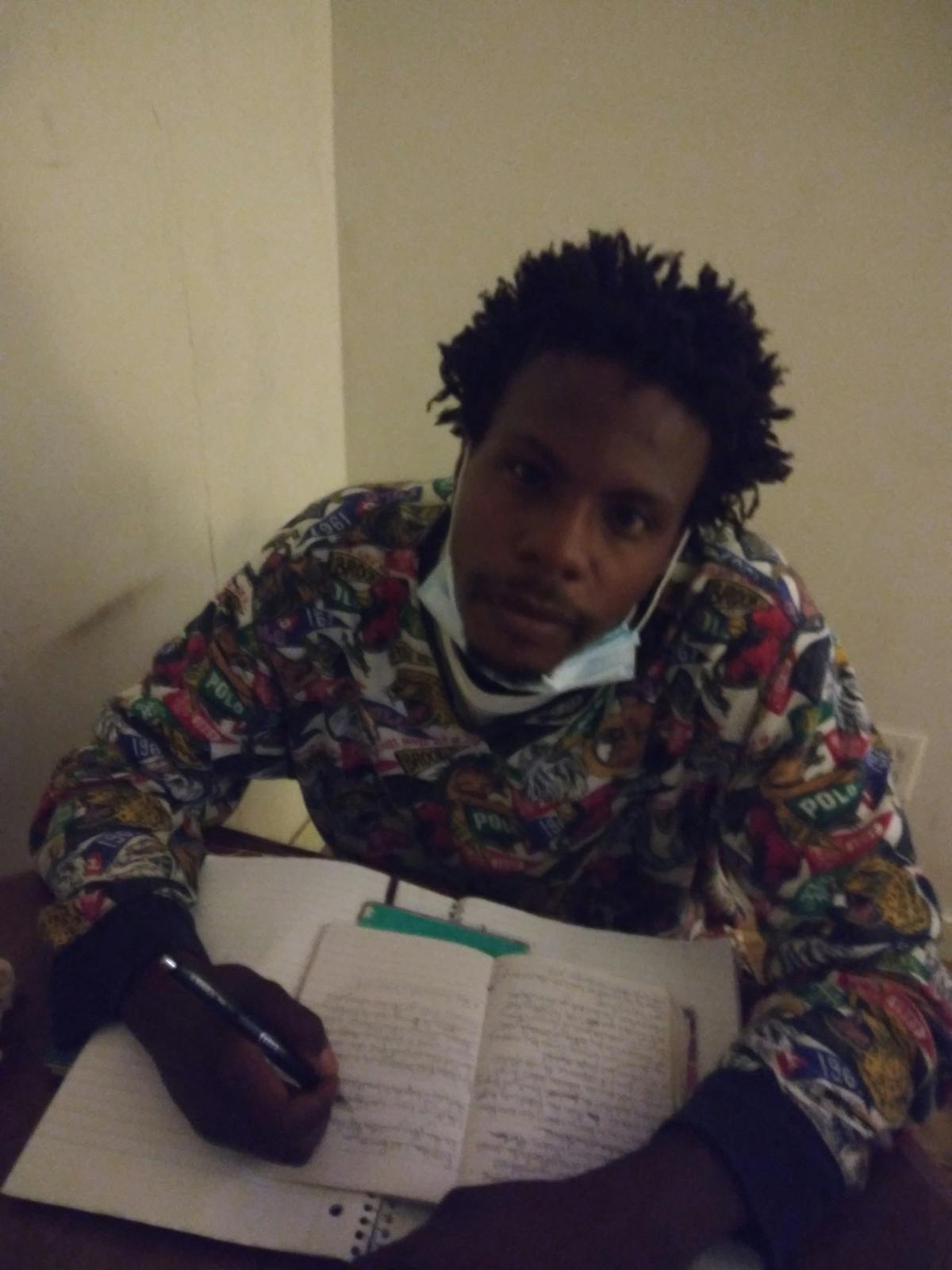 ¿Quién necesitaba un perfil de Tinder para encontrar bolet...