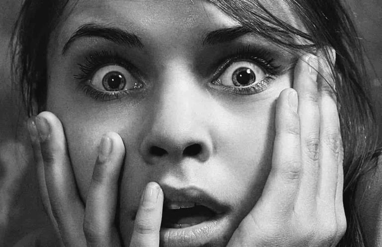 ¿Crees que tu cerebro es una app o un PC? 🧠