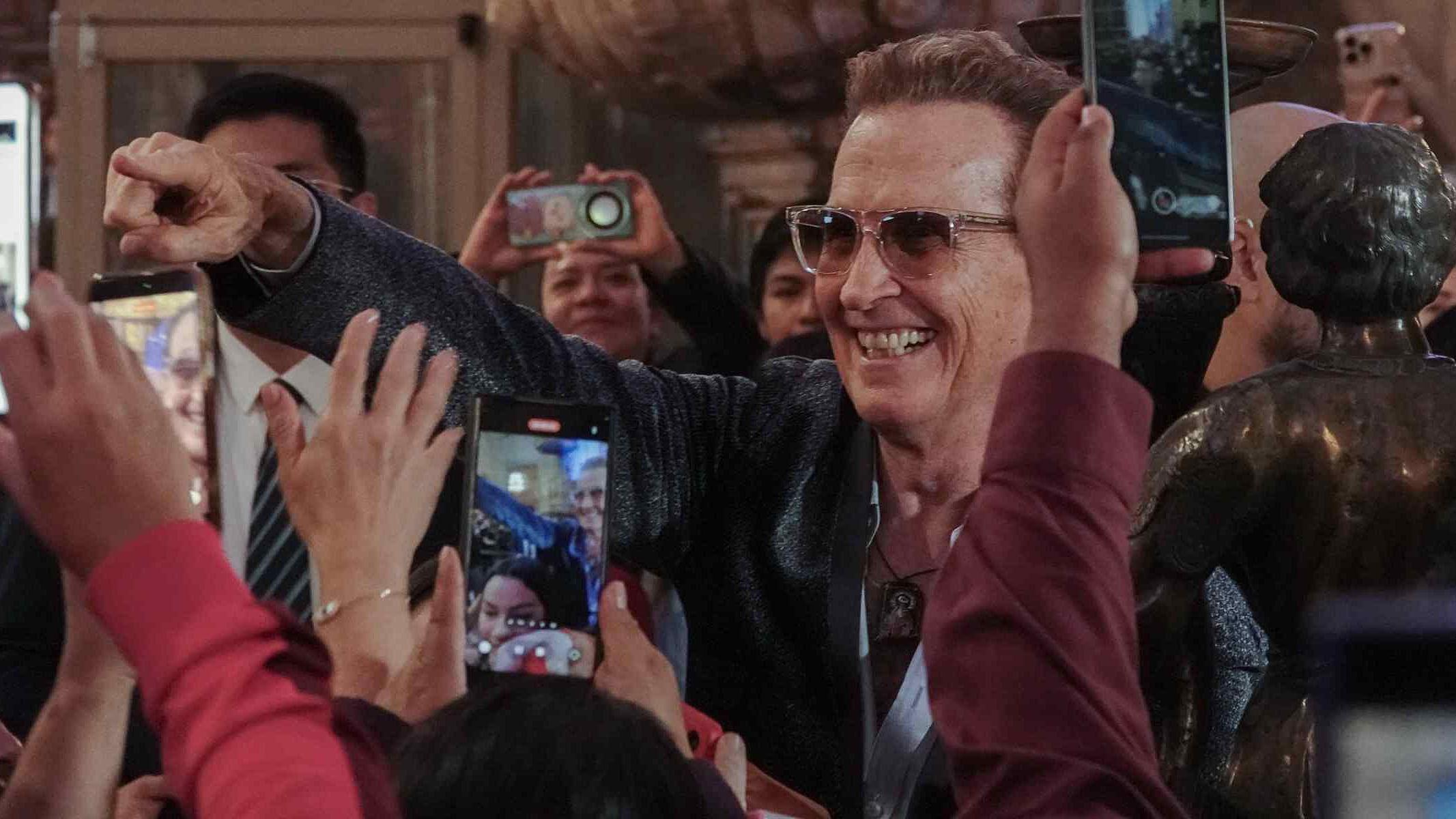 ¿Emmanuel Sigue con la Misa o Solo Finge Cercanía con el P...