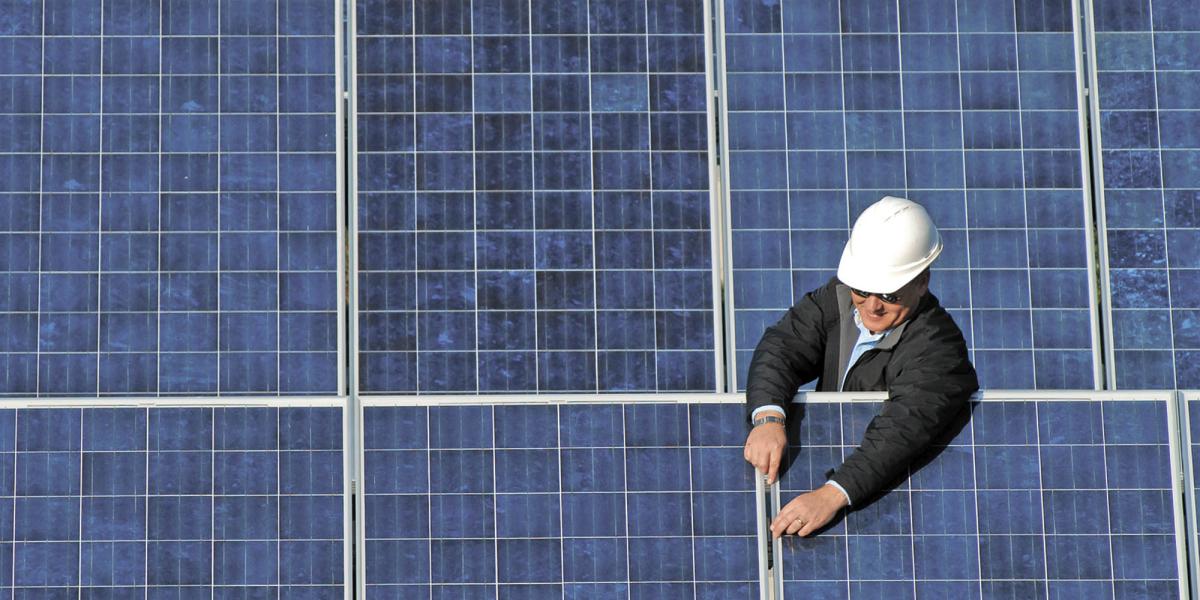 🔥 ¿Tu Empresa Ahorra un 30% con Fondo Solar o Solo Vende