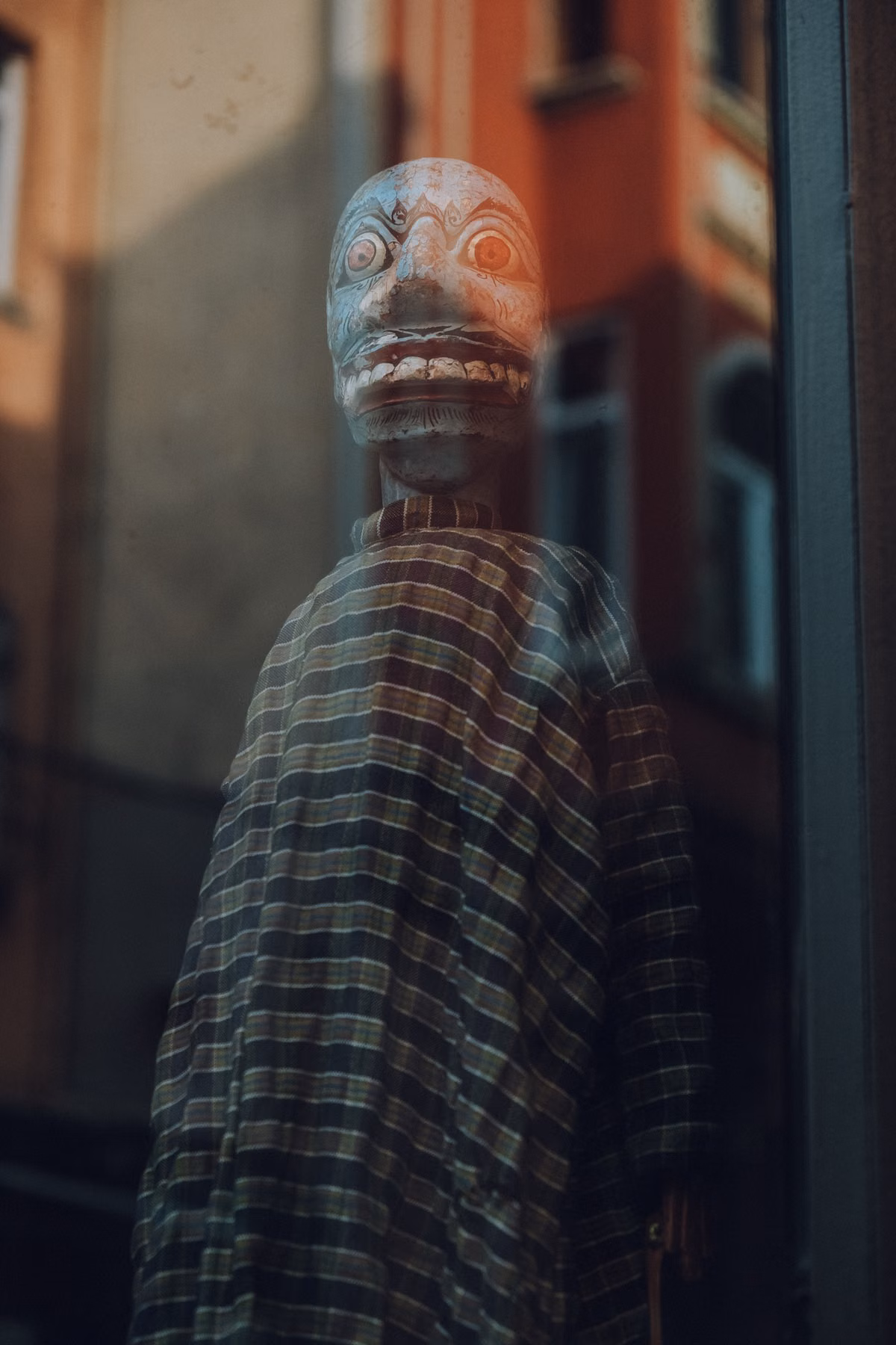 🎨 ¿Por qué los Adultos Perdidos Dejan que su Niño de 5 Años les