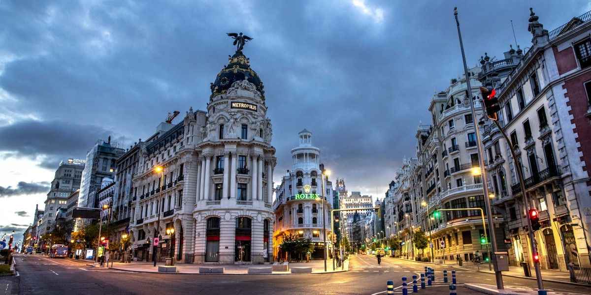 🛫️ ¿Vuelos Directos a Madrid con Carry On? ¡Más Carro en el Avión