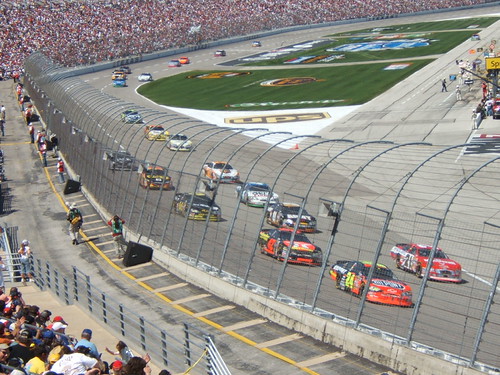 🚨 ¿NASCAR Triplica Accidentes de Camionetas? 🚗💥