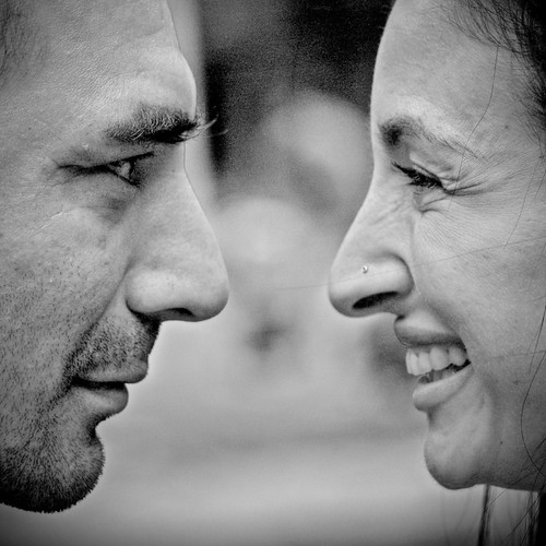 Mujeres y hombres se comunican diferente o solo hablan idiomas