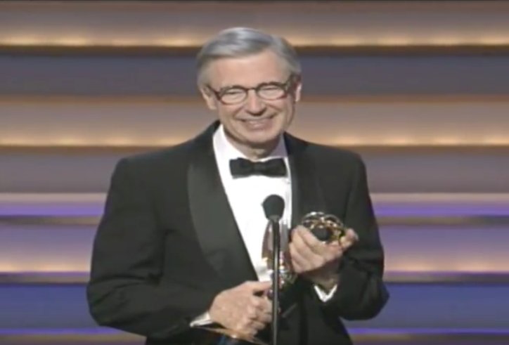 🤖 ¿Rogers Gana un Premio y Te Ayuda a Gracias? ¡Pero de Quién