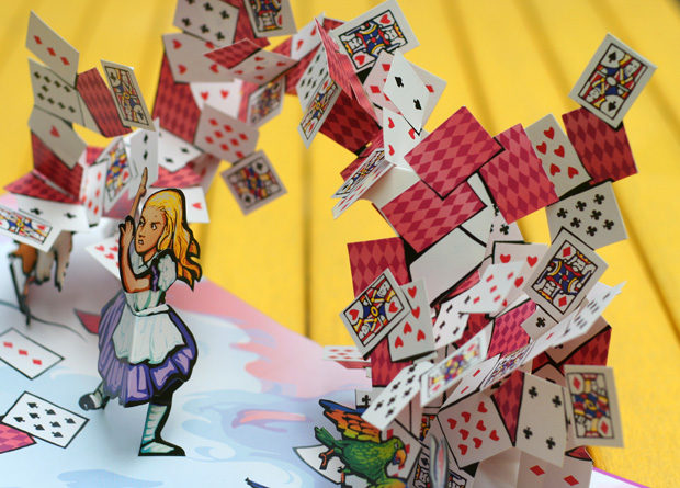 📖 ¿Tu Libro de Alicia en el País de las Maravillas es Solo Una Torta