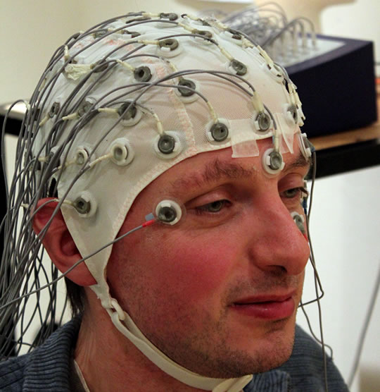 🧠 ¿Conectando Mentes a Través de Internet? Esto Va Más allá de Black