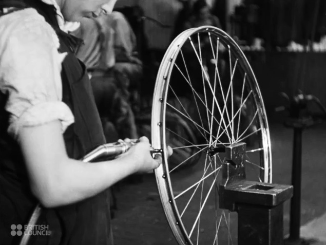 🚨 ¿Sabes Cómo Se Hacen las Mierdas Que Nos Pasa el Ciclismo? 🚲